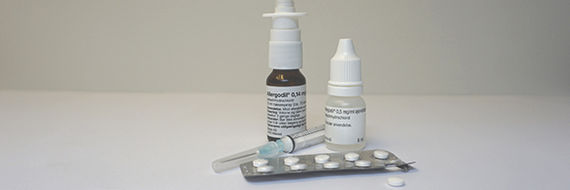 Behandling af pollenallergi kan man anvende næsespray, øjendråber, tabletter eller vaccination